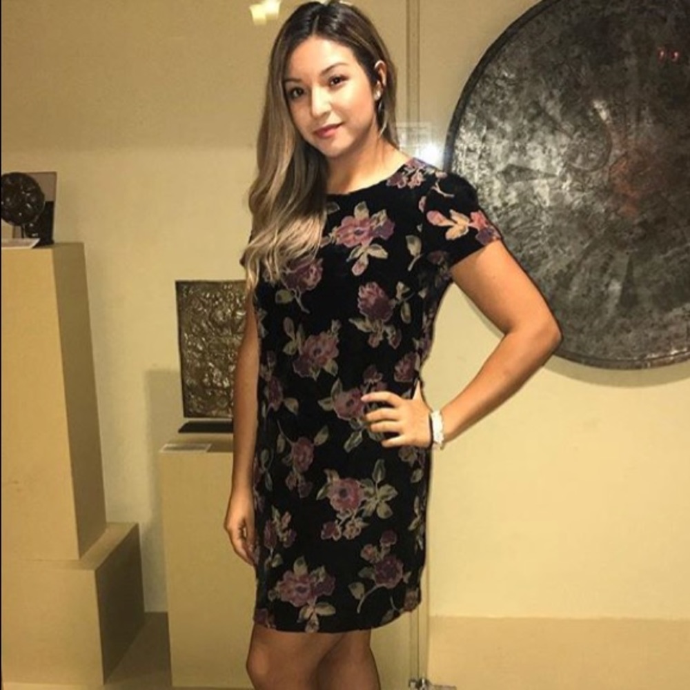 Dress - Picture 4 of 4